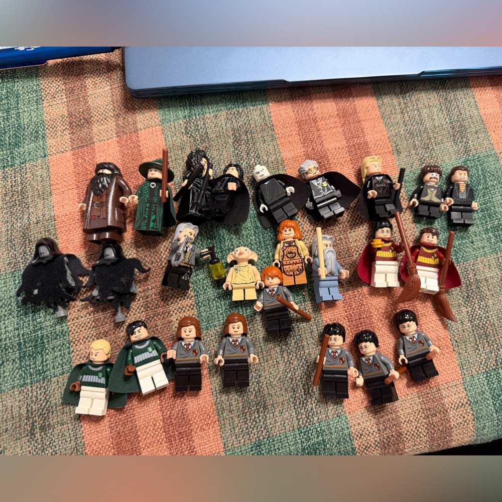 LEGO HARRY-POTTER Minifigures with Diverse Outfits and Accessories